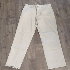 Dockers Men's Light Gray Chinos